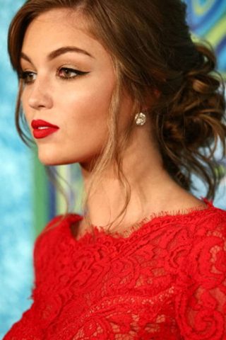 Lili Simmons phone number