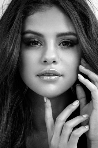 Selena Gomez 4